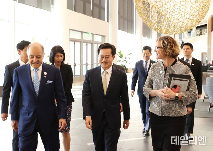 지난해 미국방문 당시 투자협약을 위해 에어프로덕츠사를 방문한 김동연 지사
