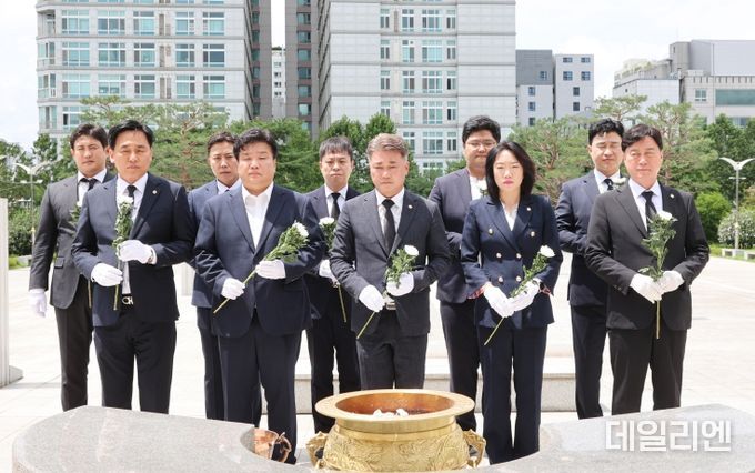 경기도의회 국민의힘, ‘일 잘하는 국민의힘 시즌2’ 본격 돌입! 3기 대표단 인선 및 현충탑 참배