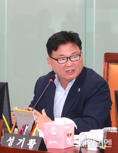 경기도의회 성기황 의원, 하이러닝과 AI교육 정책 졸속 추진 비판!