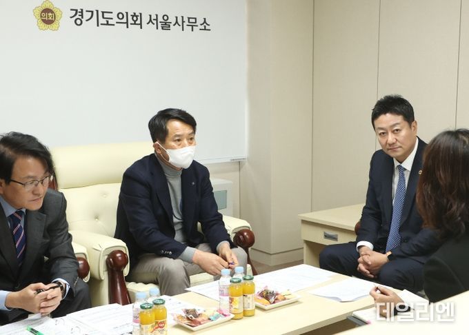 경기도의회 김진경 의장, 서울사무소 방문 … 국회와의 협력 강화 방안 논의