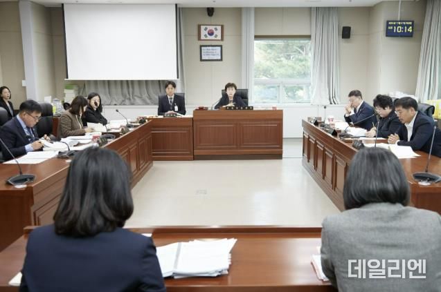 용인특례시의회 문화복지위원회, 행정사무감사 3일차-도서관사업소, 처인구청, 기흥구청, 수지구청 행정사무감사 실시