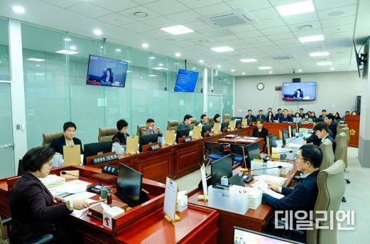 경기도의회 교육행정위원회, 도교육청 예산안 심사 착수