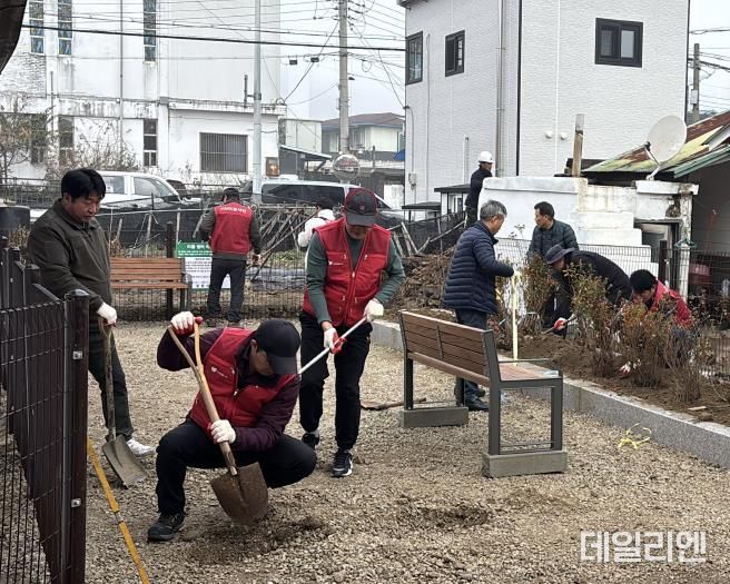 경기도와 민간단체, 힘 합쳐 빈집을 공원으로 변신시켜
