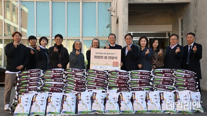 화성도시공사, ‘훈훈한 연말 되길’... 화성시, 농협 화성시지부와 복지시설에 쌀 기부